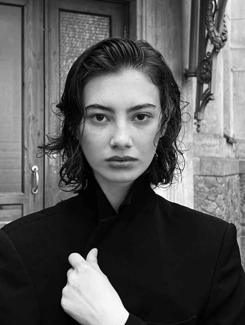 MONOCHROME